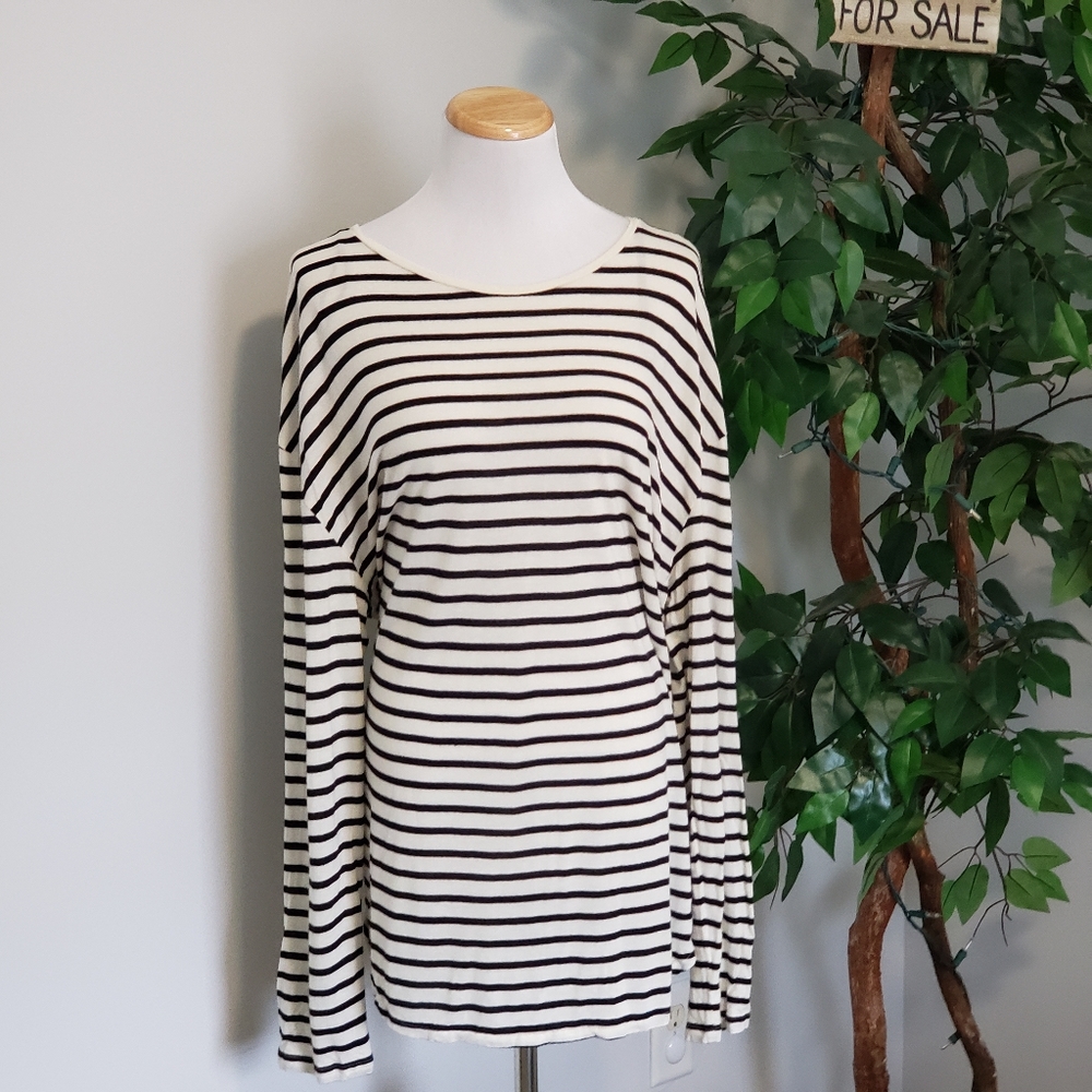 H&M》XL Black and White Striped Long Sleeve top